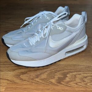 Nike Mens Air Dawn Sneakers